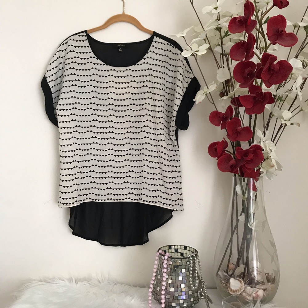A short sleeve Black and white stripe Blouse